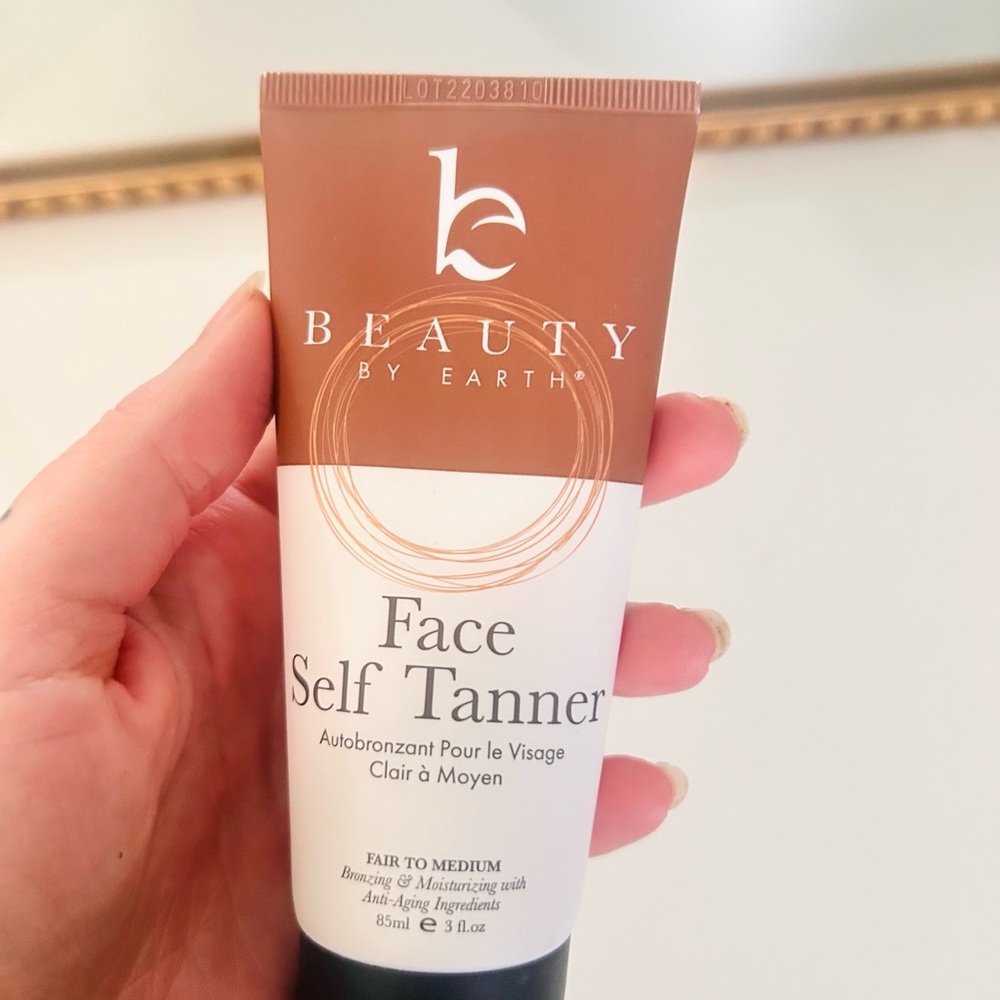 Beauty by Earth Face Self Tanner in Fair to Medium
